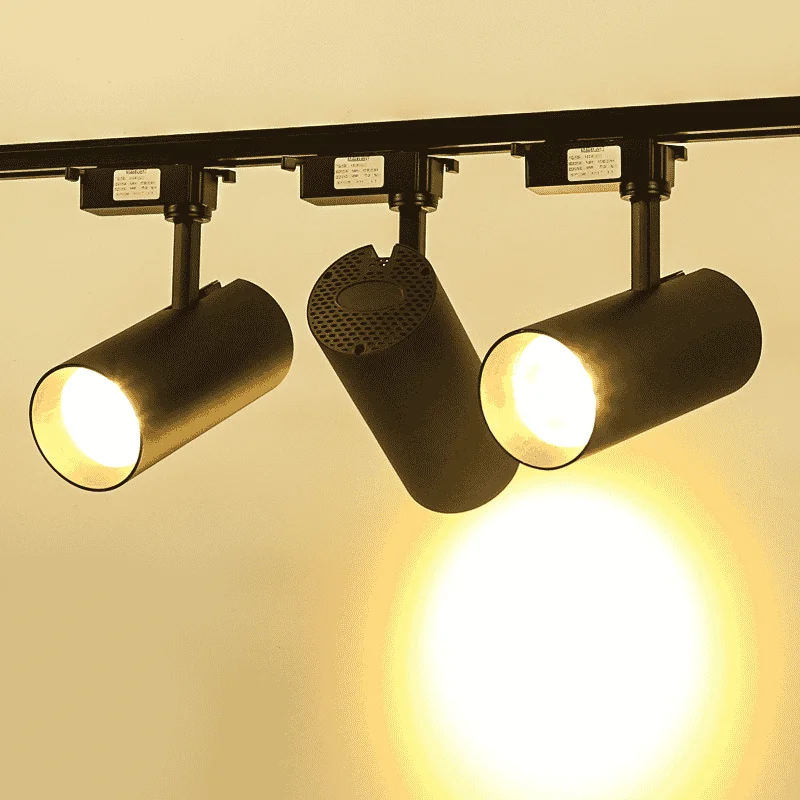 Spots LED sur rail : choisir une optique et un système compatibles