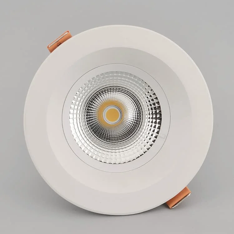 Downlight LED à écran strié