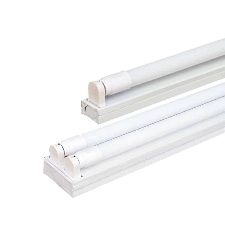 Réglettes pour tubes T8 remplaçables jusqu’à 2400mm