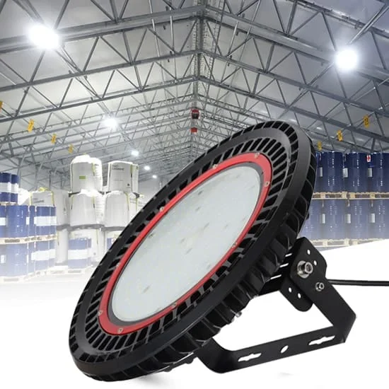 Luminaire LED industriel grande hauteur pour entrepôt
