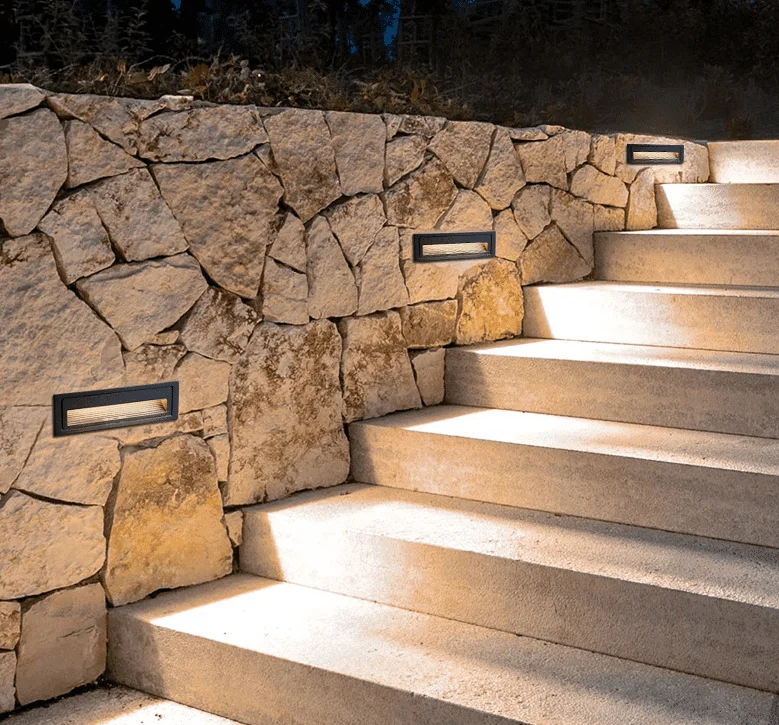 Applique encastrable pour escalier extérieur