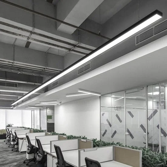 luminaires linéaires suspendus pour bureaux